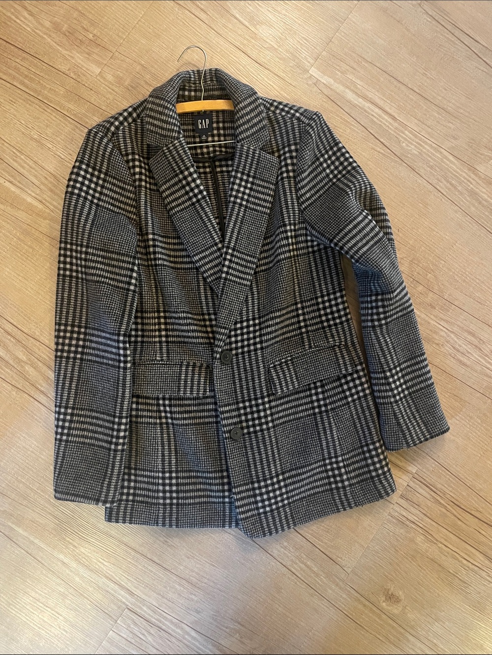 GAP Gray and Black Glen Plaid Blazer